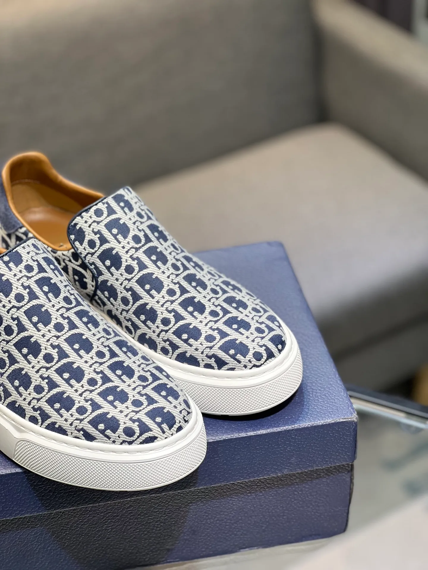 Men's shoes 💰380 The latest DiOr shipment, using imported top-grade jacquard fabric with cowhide design 👍 Breathable mesh lining, comfortable to wear, lightweight, original last mold, official website 1:1, private mold outsole, non-slip, color, multiple colors available, code number 38 to 44 (45 can be ordered)